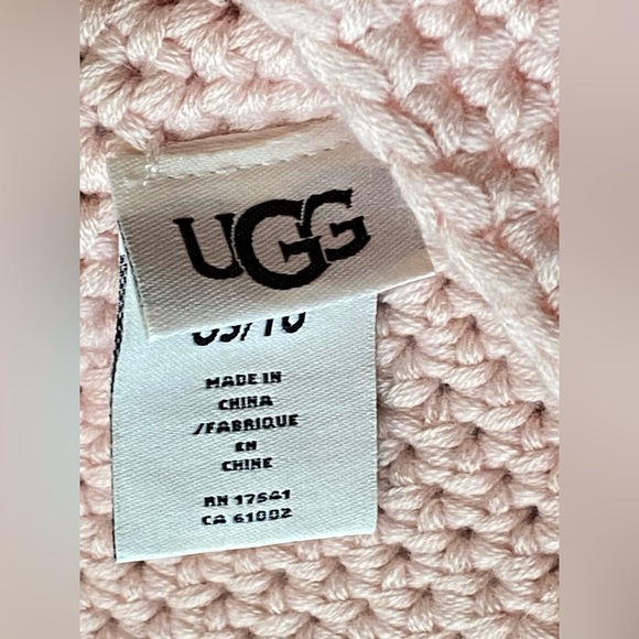 UGG Pom Pom Knit Beanie - Picture 3 of 4
